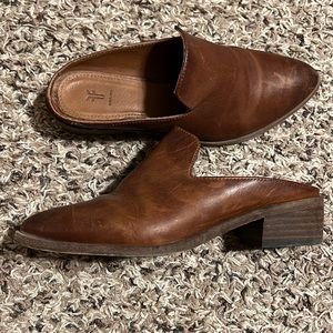 Frye Ray Mule in Cognac